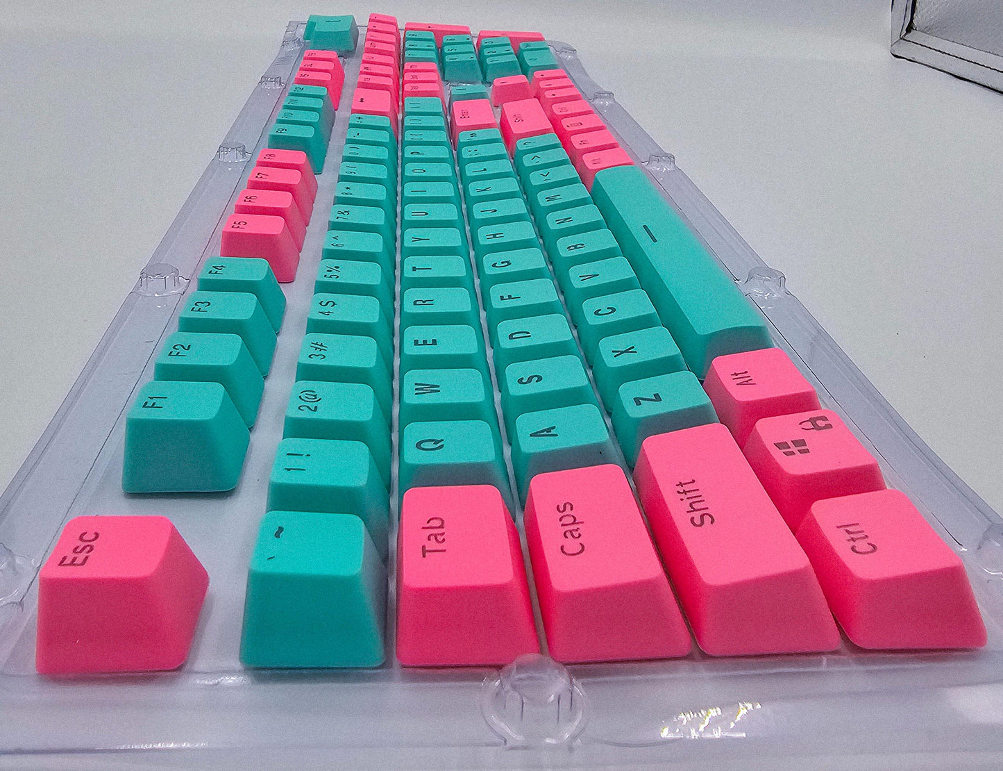 Full Size 104 Key Pink & Turquoise Keycaps