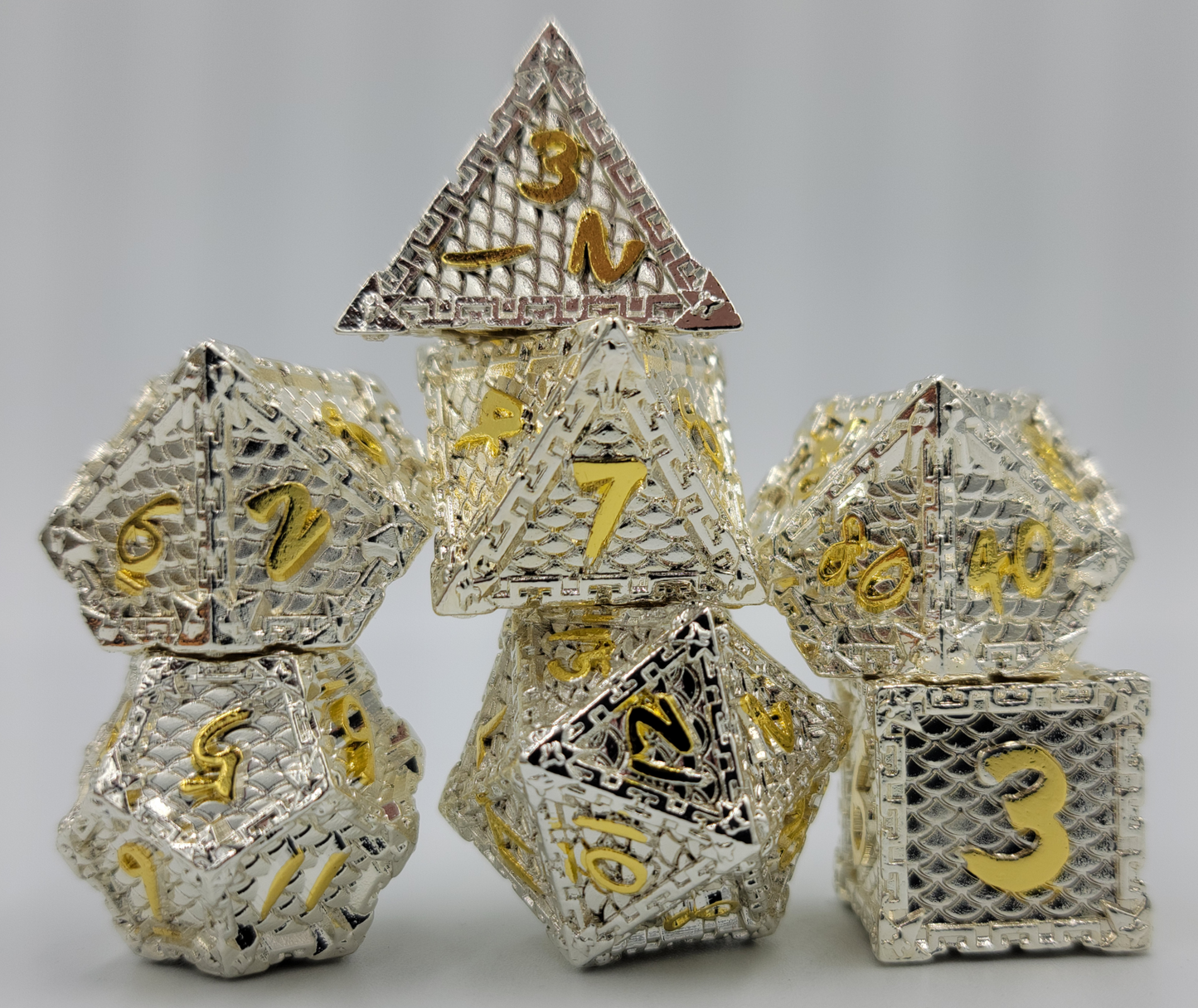 White & Gold Metal 7 Piece D&D Dice Set + Metal Box