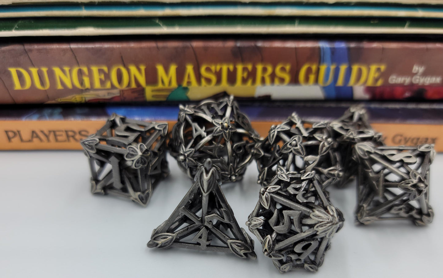 Silver / Gray Hollow Metal Caltrops Dice