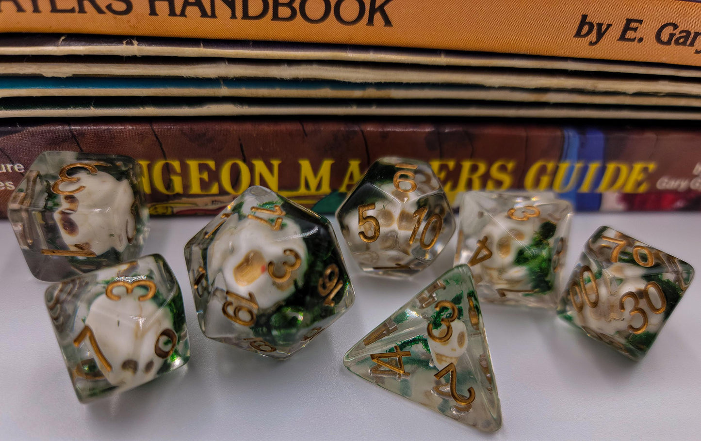 Resin Skull DND Dice Set