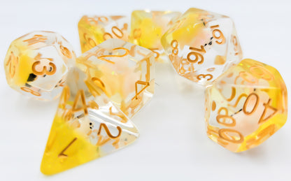 7pcs  Yellow Resin Bear DND Dice Set