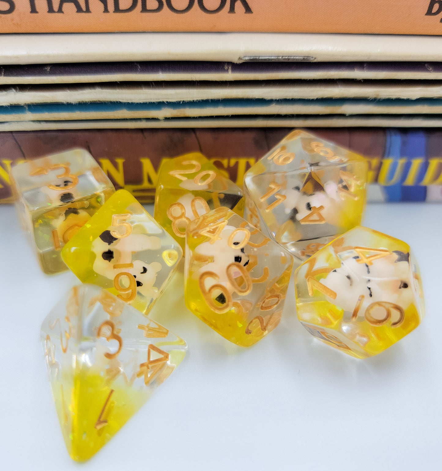 7pcs  Yellow Resin Bear DND Dice Set