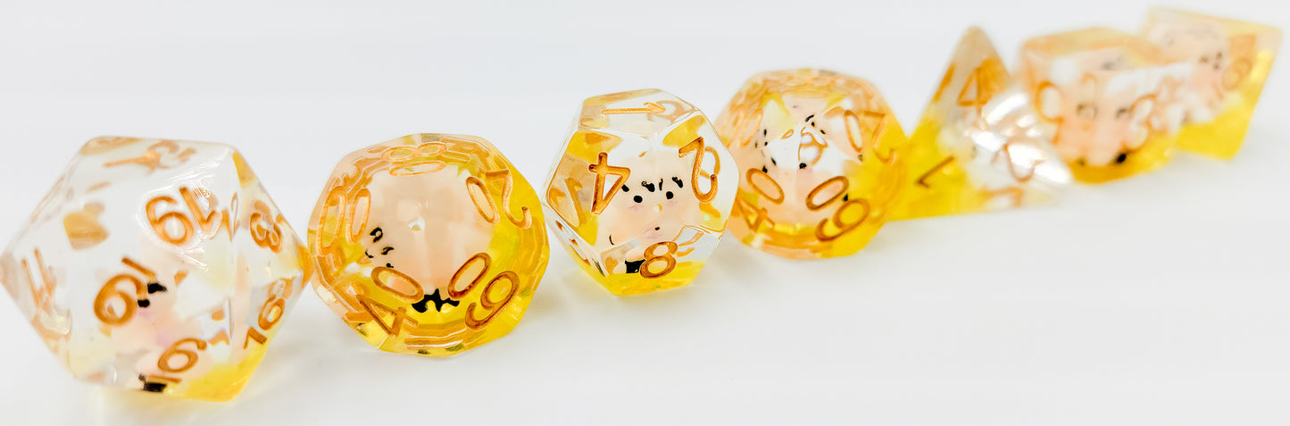 7pcs  Yellow Resin Bear DND Dice Set